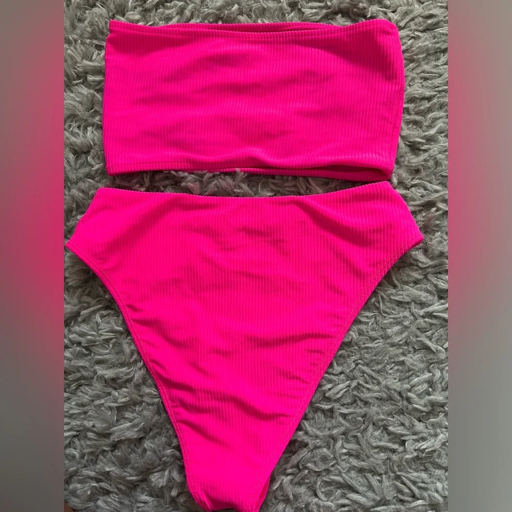 Frankie’s bikini
